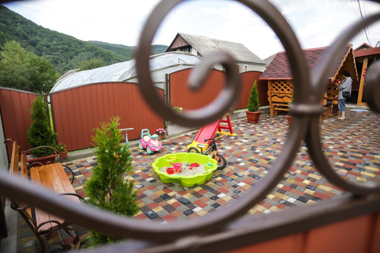 Hotel U Maksa Solochyn Esterno foto